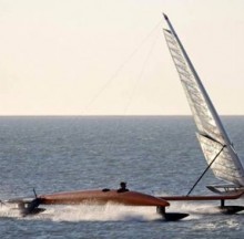 Парусная лодка VESTAS Sailrocket 2 идет на мировой рекорд скорости