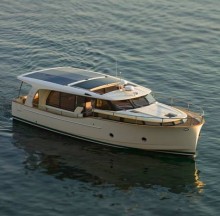 Новая моторная яхта – Greenline 40 hibrid
