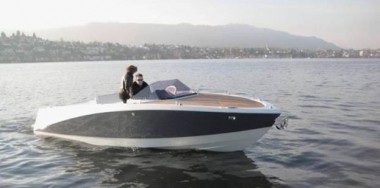 Ganz Boats выпустила элегантную лодку на электротяге