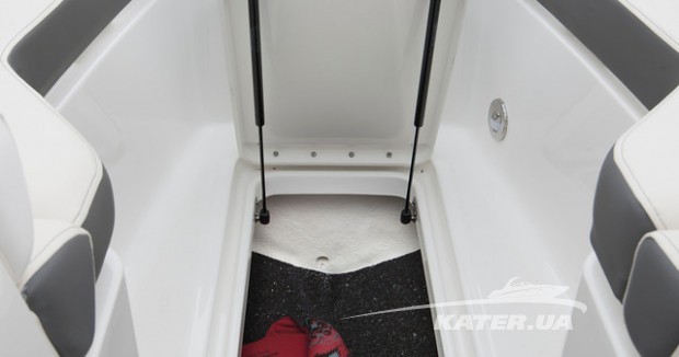 240 Sundeck Outboard