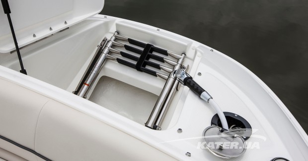 240 Sundeck Outboard